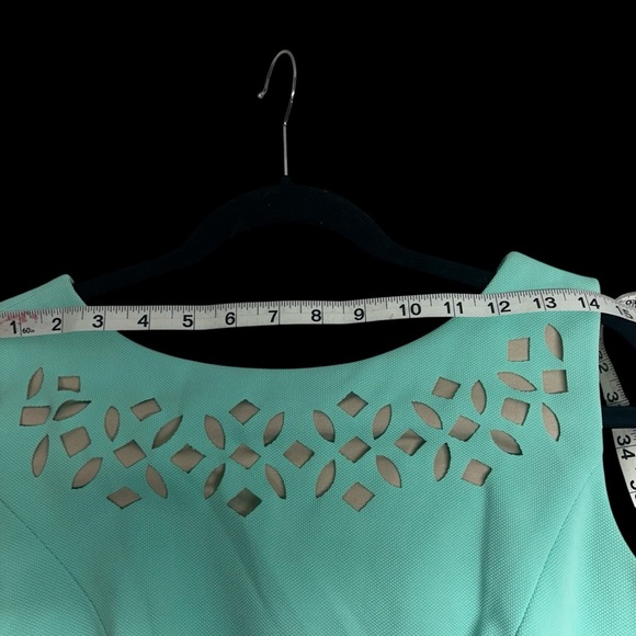 ➕Sangria Mint Green Sleeveless Dress with cut out design - Picture 3 of 11